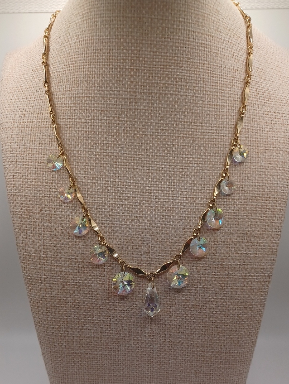 Sarah Coventry Gold Tone Crystal Teardrop Necklace - Picture 5 of 6